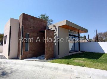 Casa de 2 habitaciones, Tequisquiapan · Tequisquiapan Centro. Casa de 1 Nivel con Amenidades y 2 Recámaras - Venta