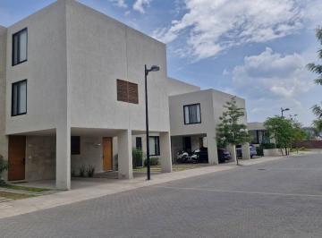 Casa · 219m² · 3 Recámaras · 2 Estacionamientos · Casa en Venta Modelo C Jurica Atrás de Antea