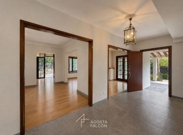 Casa de 6 habitaciones, Miguel Hidalgo · Casa con Excelente Potencial en Lomas de Chapultepec
