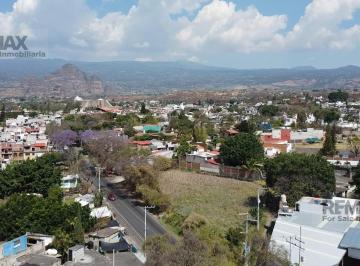 Terreno / Lote · 2105m² · Venta de Terreno a 5 Minutos del Centro de Tlayacapan, Morelos…clave 5950