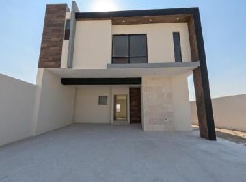 Casa · 198m² · 3 Recámaras · 2 Estacionamientos · Casa en Arteaga Centro