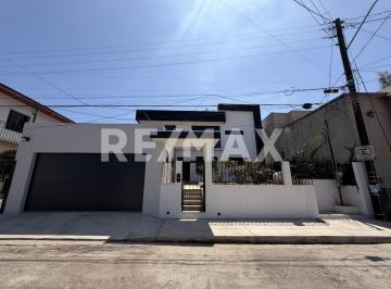 Casa de 5 habitaciones, Tijuana · Casa de 5 Recámaras en Venta en Colonia Roma | Amplios Espacios y Excelente Ubic