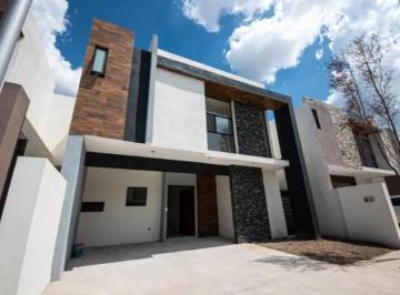 Casa · 198m² · 3 Recámaras · 2 Estacionamientos · Casa en Arteaga Centro