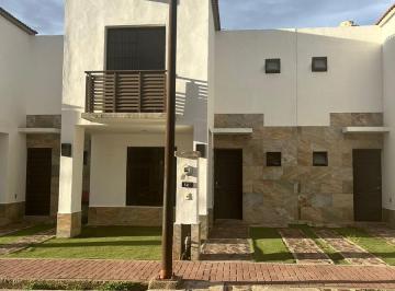 Casa · 132m² · 3 Recámaras · 2 Estacionamientos · Renta Casa en Bosques del Dorado