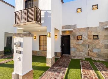 Casa · 132m² · 3 Recámaras · 2 Estacionamientos · Renta Casa en Bosques del Dorado