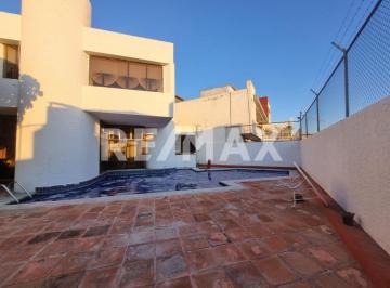 Casa · 410m² · 2 Recámaras · 1 Estacionamiento · Casa en Venta en Lomada Dorada con Alberca - (4)