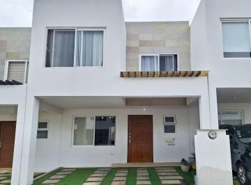 Casa en condominio de 3 habitaciones, Corregidora · Casa en Venta en El Rocio, El Manantial, Divina!