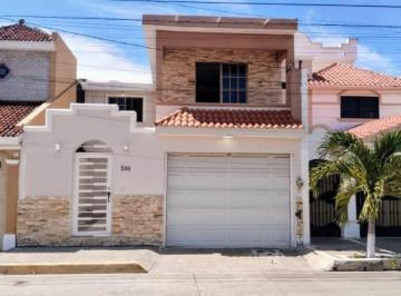 Casa de 4 habitaciones, Mazatlán · Pd24 - ¡Vive Cerca del Mar en Playa Copacabana, Mazatlán!