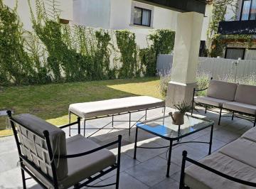Casa en condominio · 280m² · 4 Recámaras · 3 Estacionamientos · Casa en Condominio - La Lejona