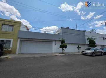 Casa · 200m² · 3 Recámaras · 2 Estacionamientos · Casa en Renta en Col. Burócrata Durango