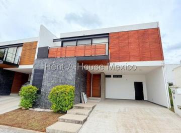 Casa de 3 habitaciones, Querétaro · Cumbres del Lago, Juriquilla - Casa en Venta - Cada Recámara con Baño.