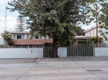 Casa de 5 habitaciones, León · Arbide, casa de Dos Plantas en Venta