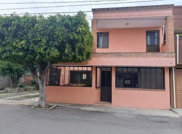 Casa de 4 habitaciones, Querétaro · Casa Renta Vista Alegre 4 Rec 3 Baño 2 Est 1 Estudio Patio Entrada Independiente Balcón 100% Centric