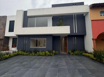 Casa de 4 habitaciones, Morelia · | Casa Amplia en Renta en Altozano |