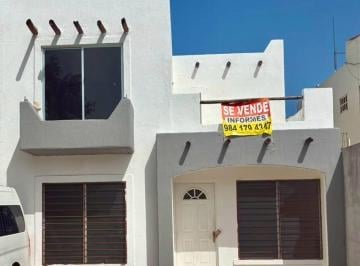 Casa · 122m² · 3 Recámaras · 2 Estacionamientos - Cinthia Elena Ancona Valdez · Vendo Hermosa Casa, Excelente Ubucación Para Oficinas