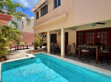 Casa · 344m² · 4 Recámaras · 5 Estacionamientos · Casa en Venta Sm 2a Cancun con Alberca Propia