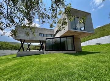 1 · Casa en Venta El Barrial Zona Carretera Nacional Santiago