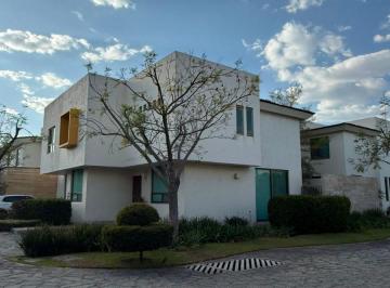 Casa de 3 habitaciones, Zapopan · Casa en Renta en Colonia Santillana