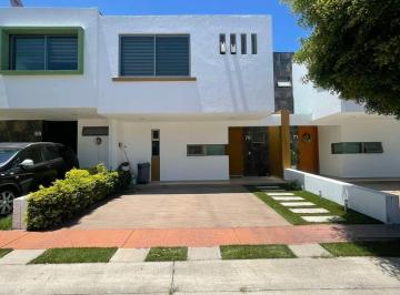 Casa en condominio de 3 habitaciones, Tlajomulco de Zúñiga · Casa en Venta en Sorrento Atrás de Punto Sur