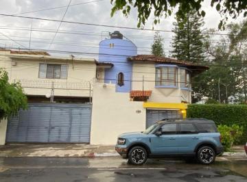 Casa de 3 habitaciones, Zapopan · Casa en Esquina en Jardines Universidad + Loft Independiente, $9´6000