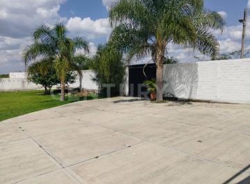 Casa · 339m² · 3 Recámaras · 4 Estacionamientos · Casa en Venta en Club Náutico Puente Viejo, Juanacatlán