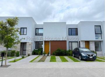 Casa en condominio de 4 habitaciones, Querétaro · Casa en Renta en Juriquilla con Habitación en Pb