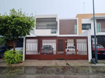 Casa de 3 habitaciones, Colima · Casa en Renta