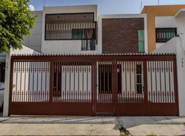Casa Renta 165m² de 3 habitaciones · Casa en Renta