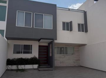 Casa · 280m² · 4 Recámaras · Casa en Venta y Renta en Fraccionamiento Alto Lago Residencial