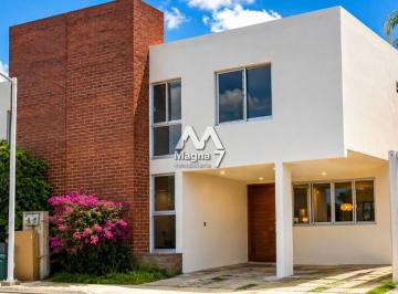 Casa de 4 habitaciones, Guadalajara · Renta Casa en Residencial Chapalita