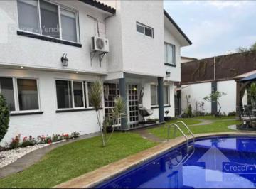 Casa · 234m² · 4 Recámaras · 2 Estacionamientos · Venta Casa Fraccionamiento Las Fincas, Jiutepec Morelos