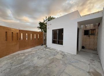 Casa · 59m² · 2 Recámaras · 2 Estacionamientos · Casa en Esquina en Renta, Ciudad Caucel