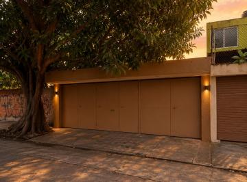 Casa de 8 habitaciones, Morelia · Casa con 8 Espacios Para Oficina en Renta en Chapultepec Sur, Morelia, Michoacán