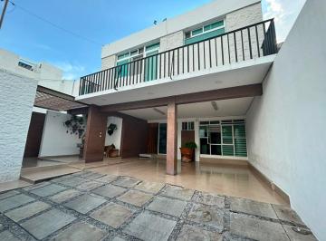 Casa de 4 habitaciones, León · Casa en Venta Cerca de Plaza Mayor, en Corazón de Zona Norte