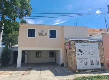 Casa de 5 habitaciones, Mérida · Oficinas Y/o Consultorios con 4 Estacionamientos de 275 m² Construidos en Col. Mexico Norte Merida