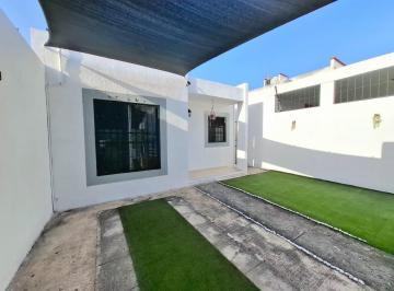 Casa · 136m² · 2 Recámaras · 1 Estacionamiento · Casa en Venta en Playa del Carmen Colonia Santa Fe.