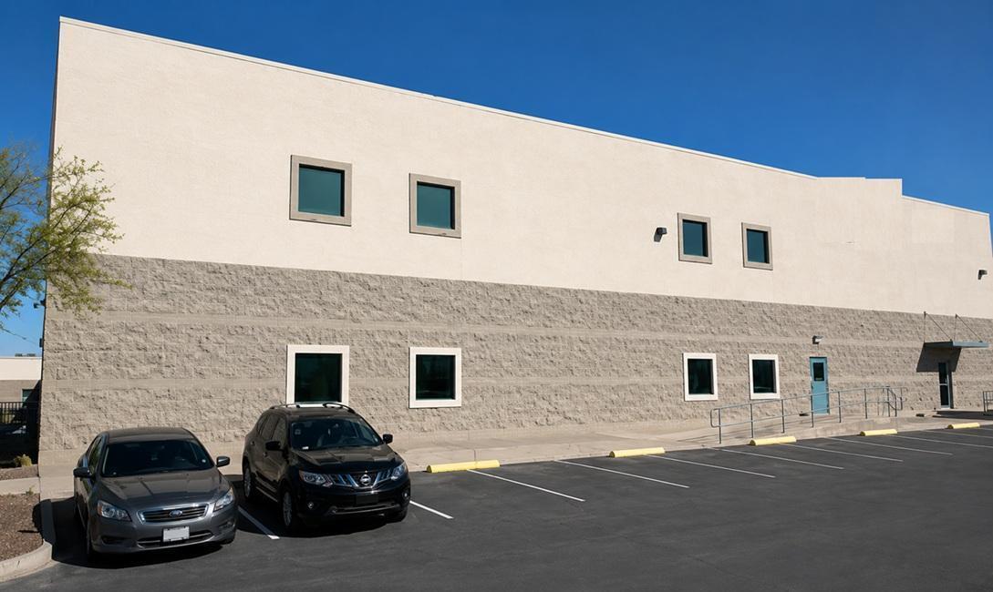 Bodega Industrial en Ciudad Juárez, Chi de 2,390 m&sup2; con Área de Oficina y Altura de 6.71 m