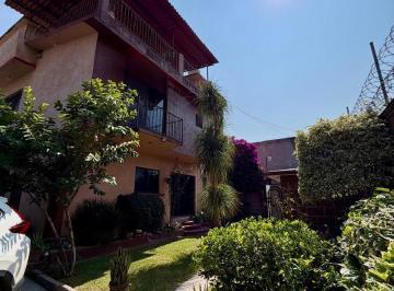 Casa · 248m² · 4 Recámaras · 5 Estacionamientos · Hermosa Casa en Venta con Piscina, Las Granjas Cuernavaca