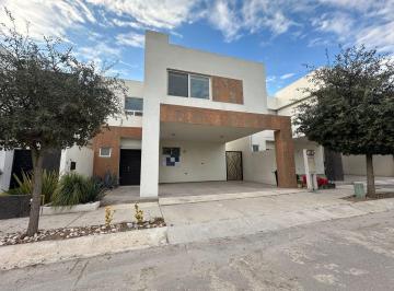Casa · 170m² · 3 Recámaras · 2 Estacionamientos · Casa en Renta Fraccionamiento Sorrento