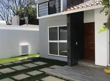 Casa · 165m² · 3 Recámaras · 2 Estacionamientos · Venta de Casa Al Norte de Cuernavaca Dentro de Fraccionamiento