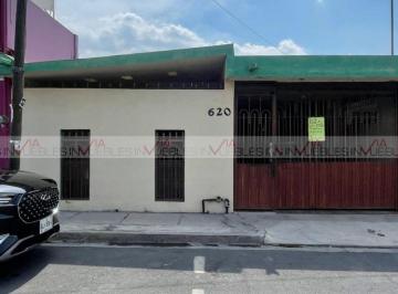Casa · 145m² · 2 Recámaras · 1 Estacionamiento · Casa en Renta en Mitras Norte