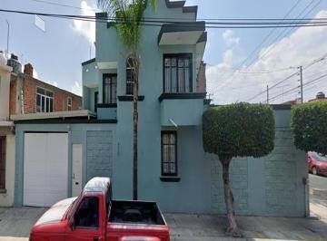 Casa de 3 habitaciones, Morelia · Venta de Casa en Morelia