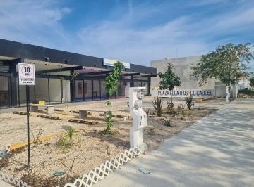 73c6b9c0142afd8b0876b5a4a7bda1572d36aefde943e0875de708a63a9792bf · Local Comercial en Renta (120 M²) en Plaza con Estacionamiento, Ciudad Caucel