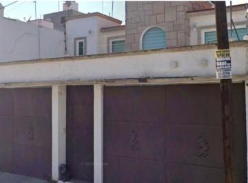 Casa de 4 habitaciones, Metepec · Casa en Venta Ubicada en Fracc. Casa Blanca, Metepec