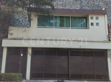 Casa · 333m² · 5 Recámaras · 2 Estacionamientos · Casa en Venta con Espacios Amplios en Ciudad de Mexico Colinas del Sur