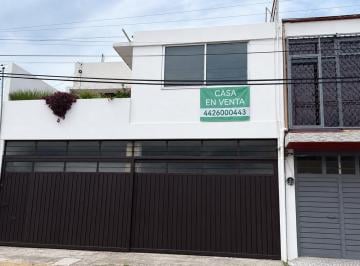 Casa · 331m² · 6 Recámaras · 2 Estacionamientos · Casa en Puebla de Zaragoza Cerca de Plaza Cristal