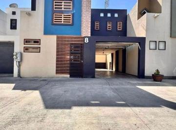 Casa de 3 habitaciones, Tijuana · Amplia Casa Clásica en Venta en Privada Jardines de Bugambilias