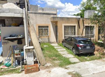 Casa de 2 habitaciones, Solidaridad · Casa de 90 m² con 2 Recámaras en Venta en Las Flores