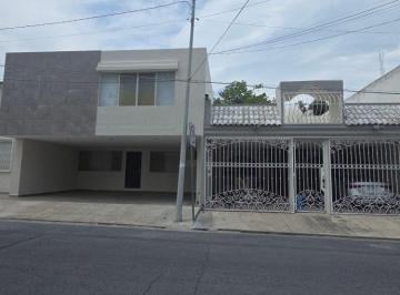 Casa de 6 habitaciones, Monterrey · Casa en Venta en Contry San Juanito, Dos Casas Juntas
