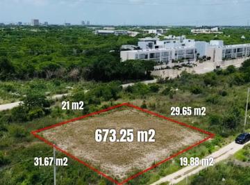 1 · Terreno en Venta Esquina Temozon Norte Merida Yucatan